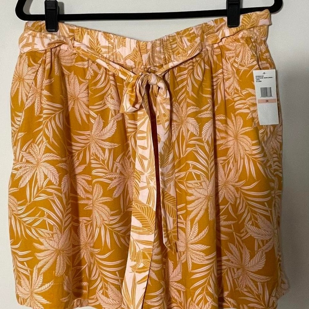 Yellow and white floral tie waist Jessica Simpson plus size shorts 2X